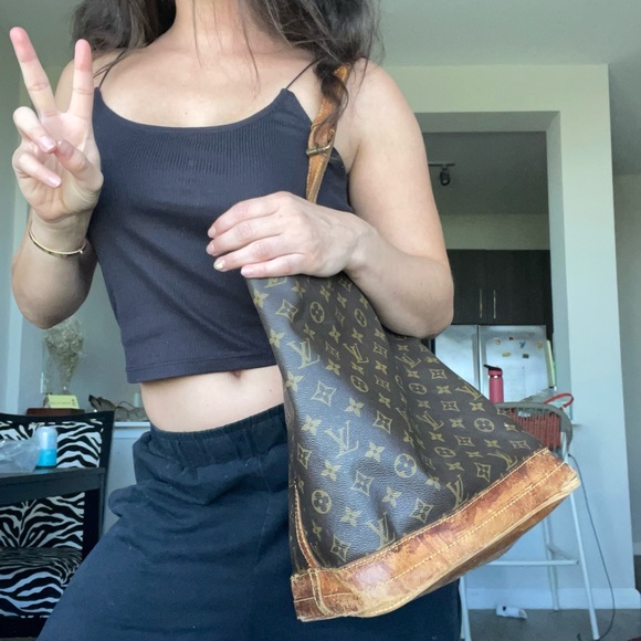 Louis Vuitton Vintage Tote - Picture 2 of 3